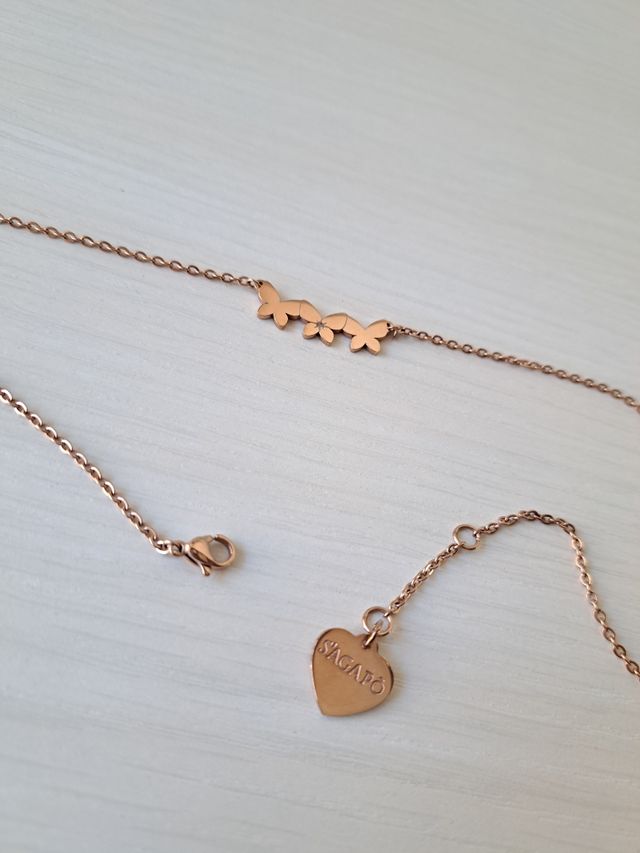 Collana con tre farfalle