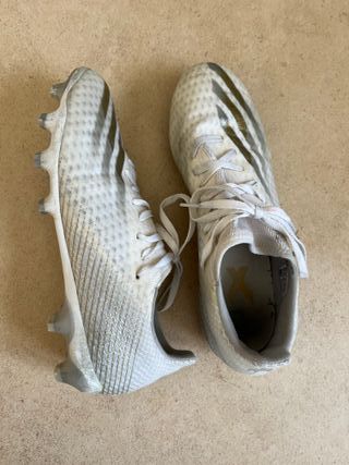 ADIDAS BOTAS DE FUTBOL O RUGBY. TALLA US9 / FR 42