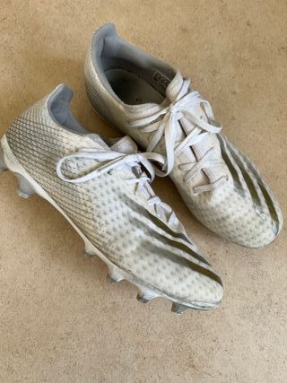 ADIDAS BOTAS DE FUTBOL O RUGBY. TALLA US9 / FR 42