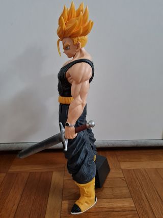 Trunks figure