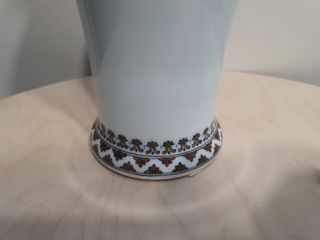 Vaso in porcellana bianca