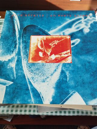 LP simple.  Buen rock