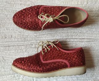 Zapato plano de mujer granate