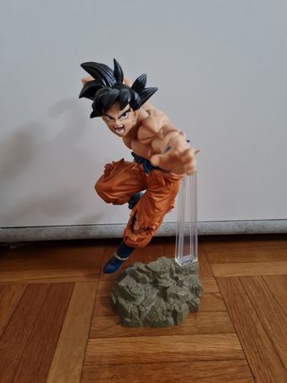 Goku figure