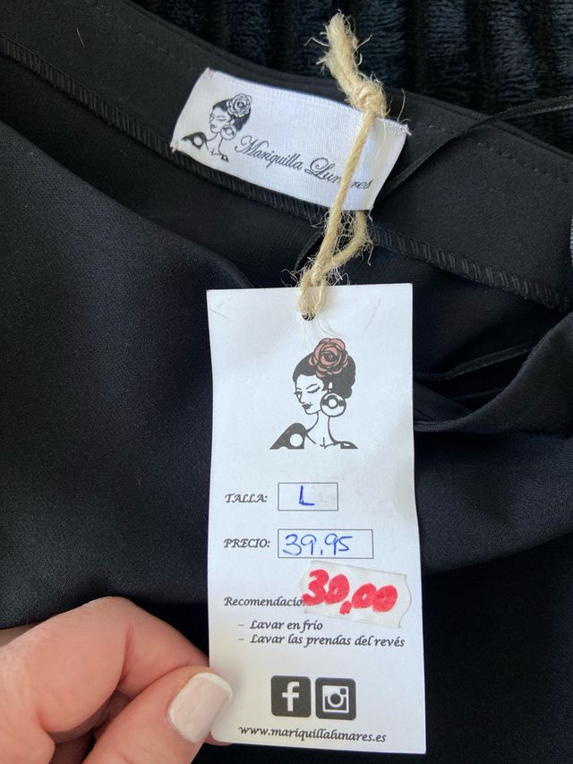 Top negro asimétrico