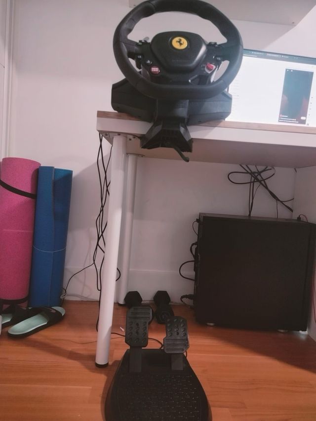 Volante Thrustmaster T80 con pedales