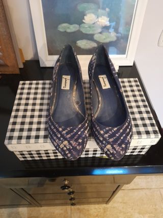 Zapatos de colores lilas para vestir de fiesta