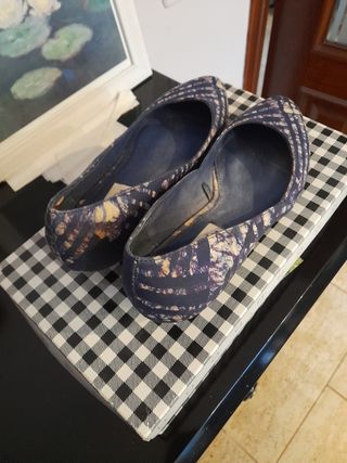 Zapatos de colores lilas para vestir de fiesta