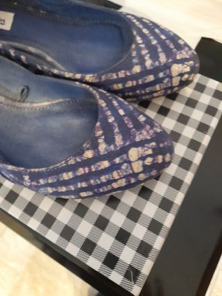 Zapatos de colores lilas para vestir de fiesta