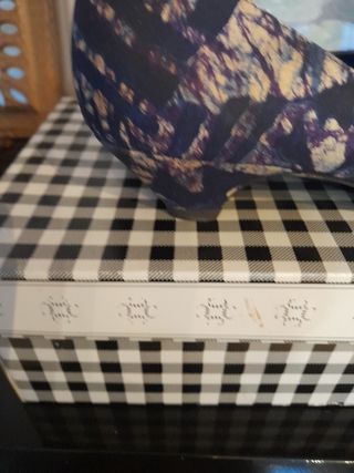 Zapatos de colores lilas para vestir de fiesta