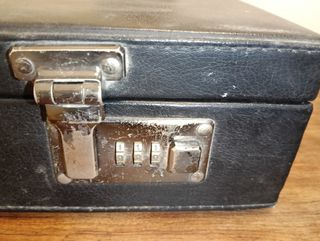 Maletín negro antiguo tipo piel