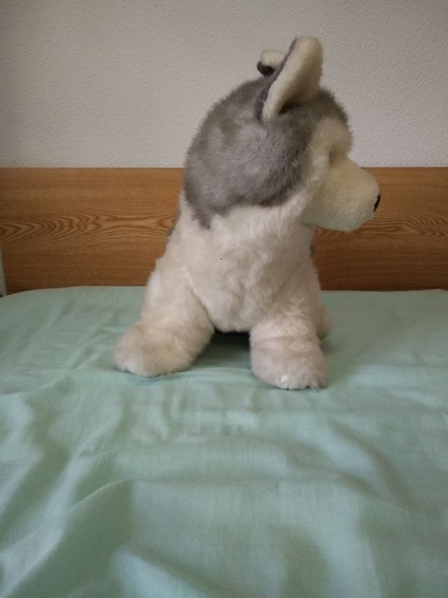 Se venden 2 peluches husqui