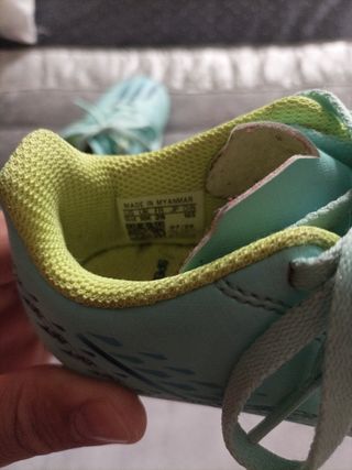 Botas de fútbol niño