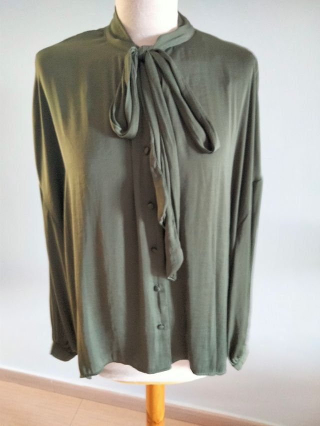 Preciosa camisa más bolsito 