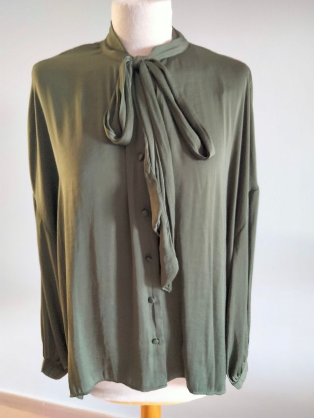 Preciosa camisa más bolsito 