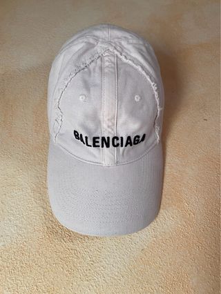 Cappello Balenciaga con tesa
