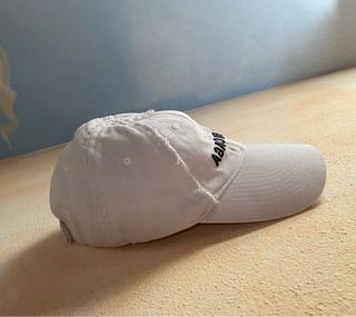 Cappello Balenciaga con tesa