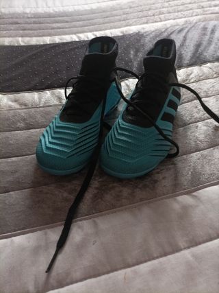 Botas de fútbol niño