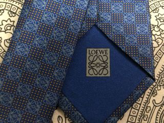 Corbata de seda LOEWE. Sin estrenar