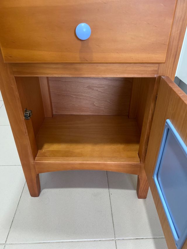 Mesita de noche, pino