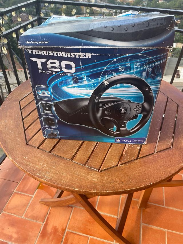 Volante PS4 THRUSTMASTER
