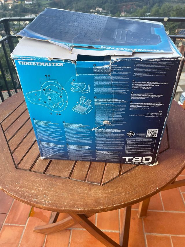 Volante PS4 THRUSTMASTER