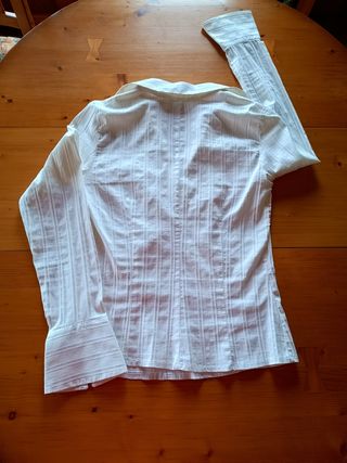 3x2. Blusa blanca manga larga