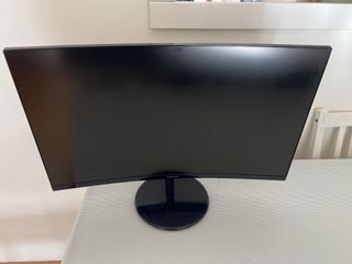 Pantalla 27” curva