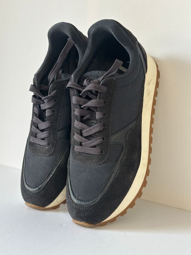Zapatillas negras de Zara. Talla 38