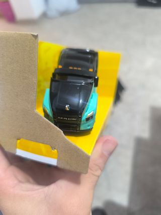Cabeza tractora Mack a escala 1/64