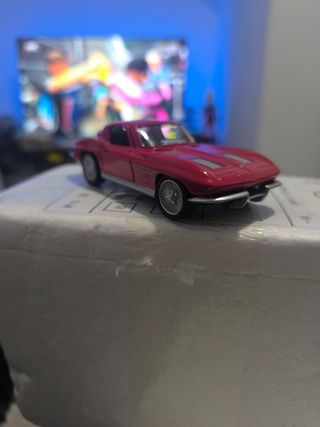 Chevrolet Corvette a escala 1/36