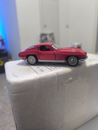 Chevrolet Corvette a escala 1/36