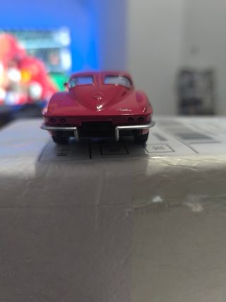 Chevrolet Corvette a escala 1/36