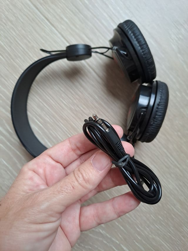 Auriculares merchandasing Bacardi sin usar