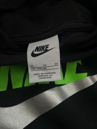 Sudadera Nike Negra.