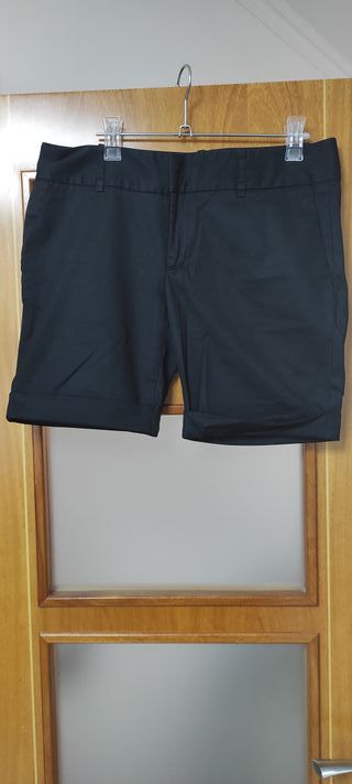 Bermuda de mujer de Zara. Talla 40