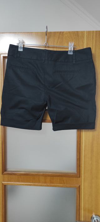 Bermuda de mujer de Zara. Talla 40