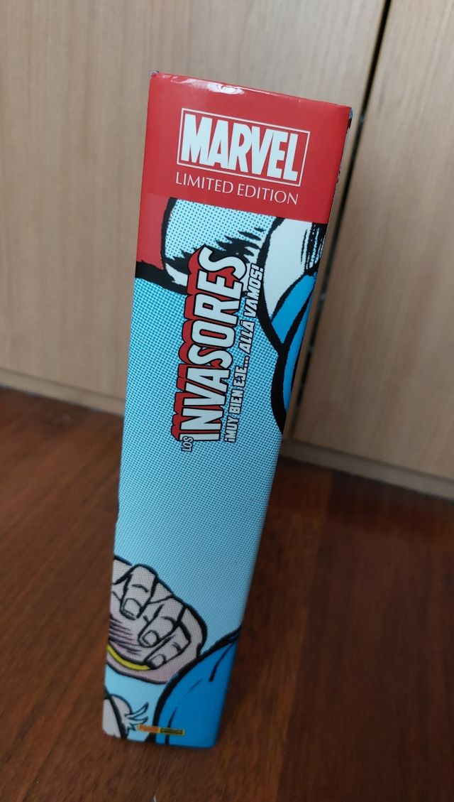 Los Invasores 1. Muy bien Eje. Marvel Limited.