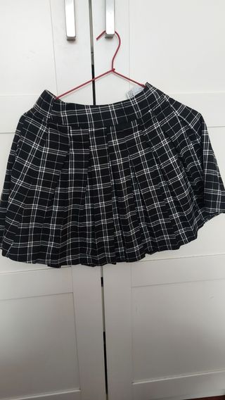 Minifalda cuadros Stradivaruis 
