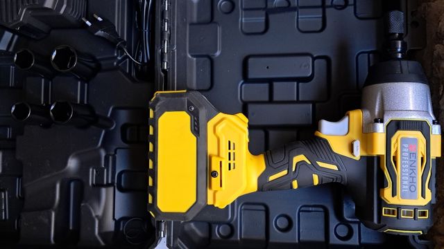 Avvitatore ad impulsi 