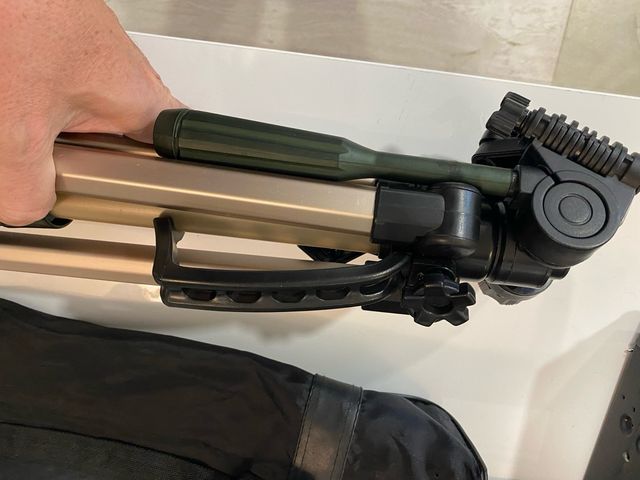 Tripode Vivitar VPT 2400