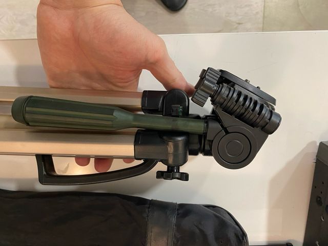 Tripode Vivitar VPT 2400