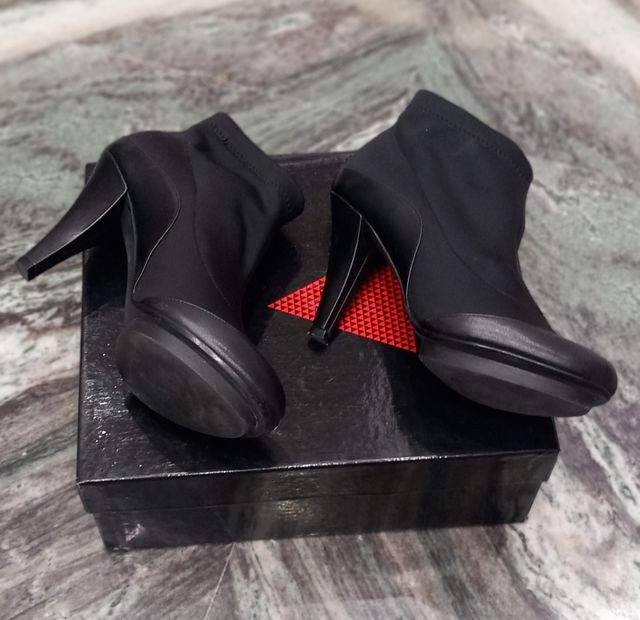 Stivaletti neri united nude n. 37