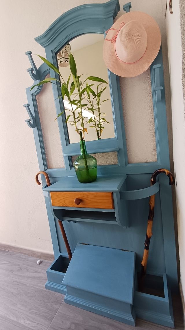 Perchero mueble entrada en pueblo de Toledo