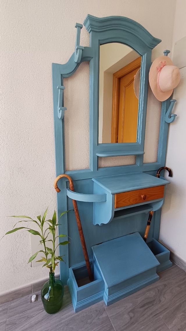 Perchero mueble entrada en pueblo de Toledo