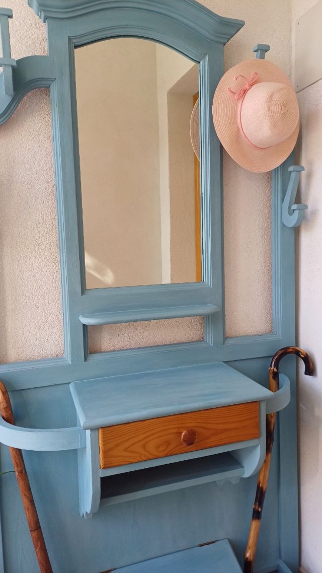 Perchero mueble entrada en pueblo de Toledo