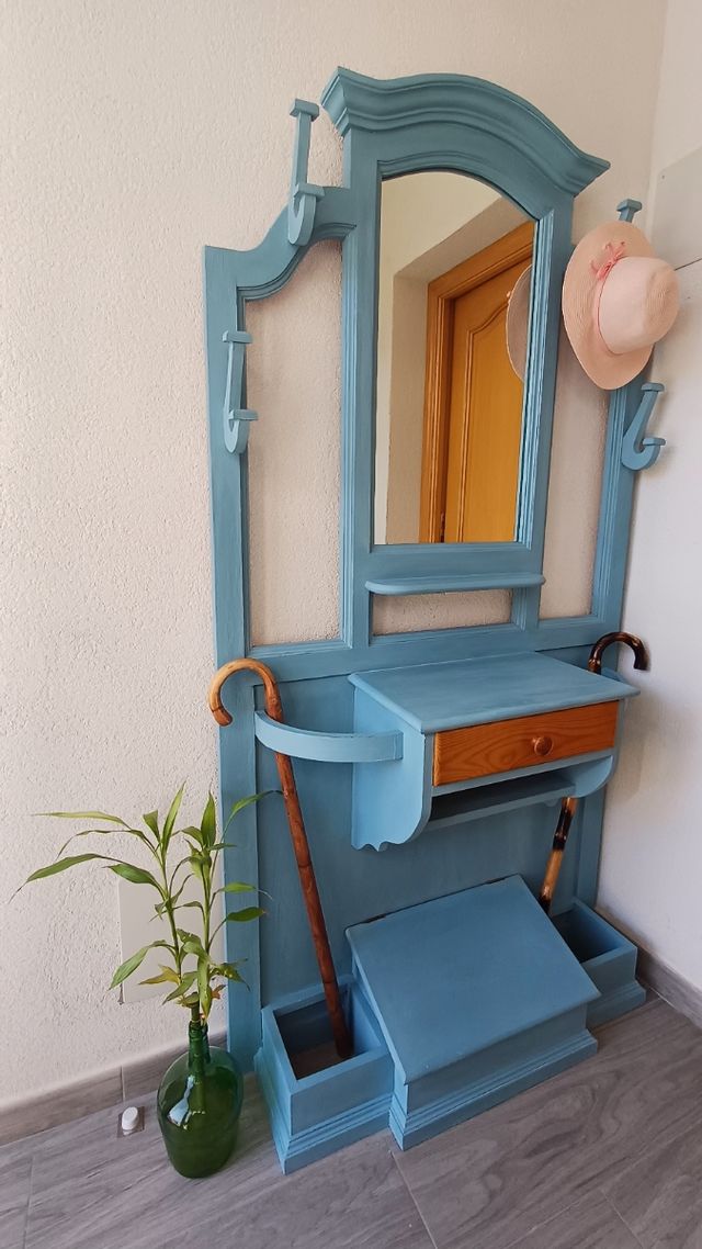 Perchero mueble entrada en pueblo de Toledo