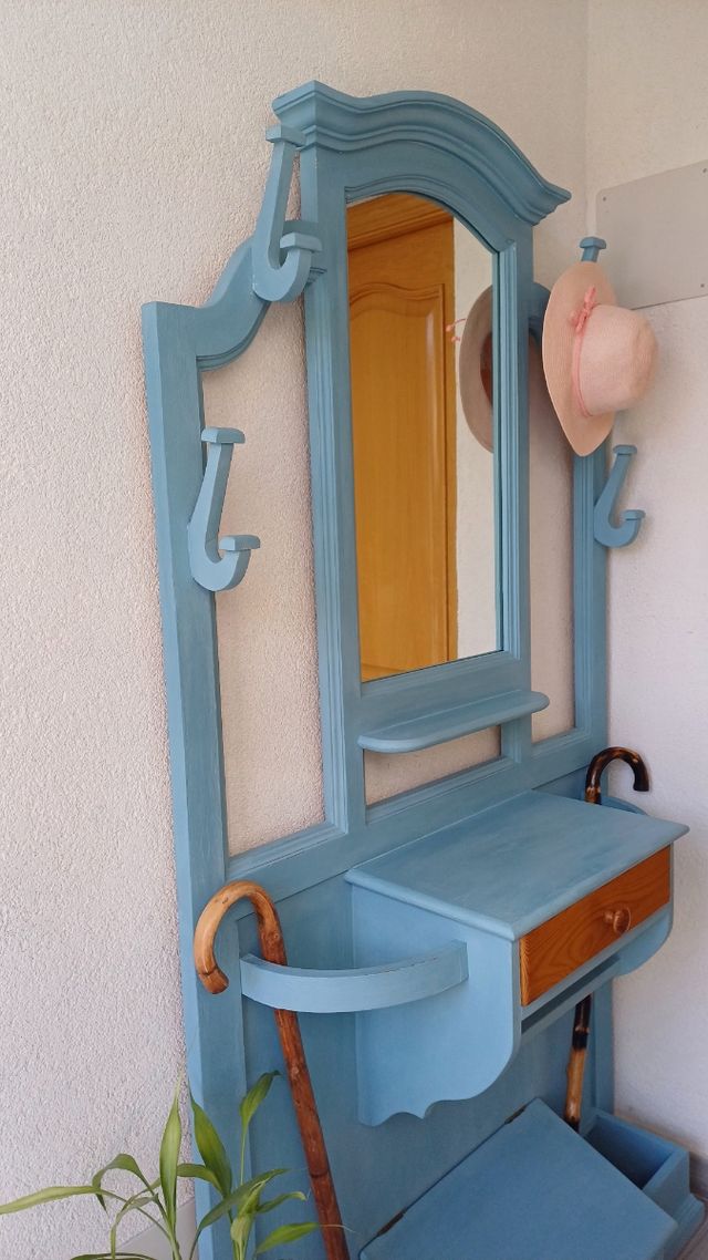 Perchero mueble entrada en pueblo de Toledo