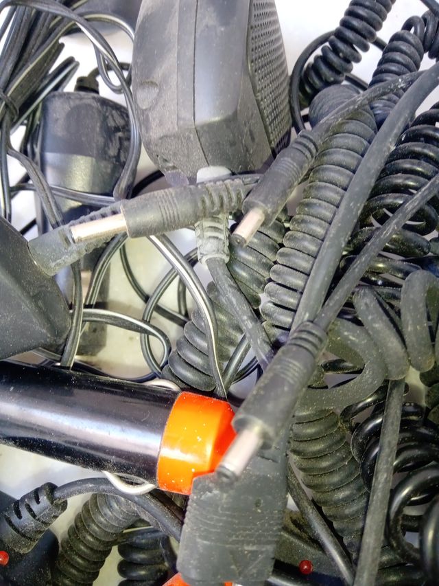 CARGADORES  DE  COCHE  PARA  MOVILES