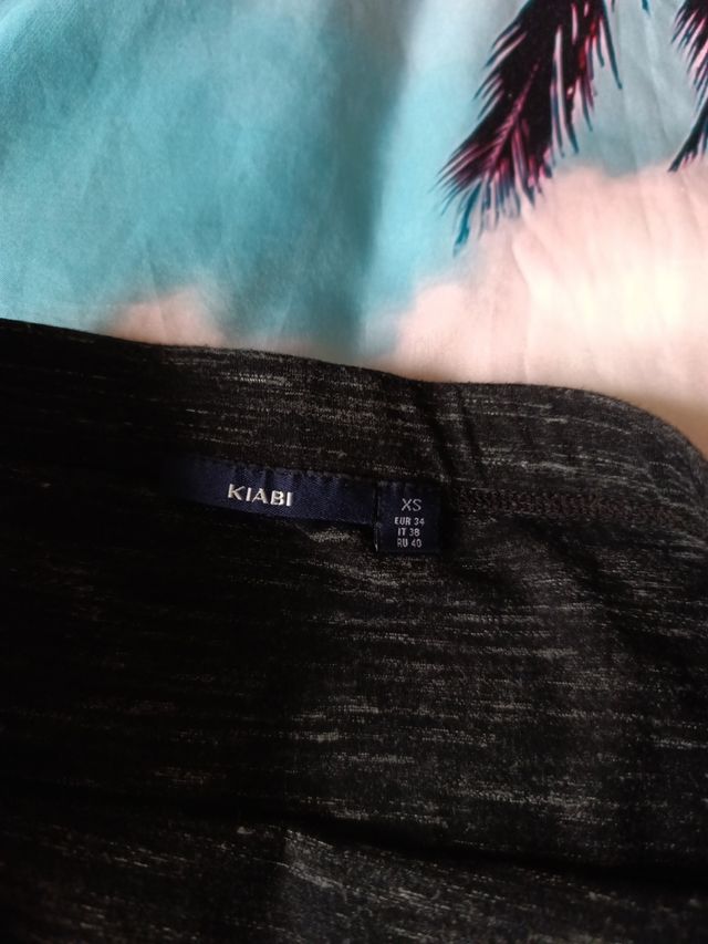 Cuatro faldas ajustadas